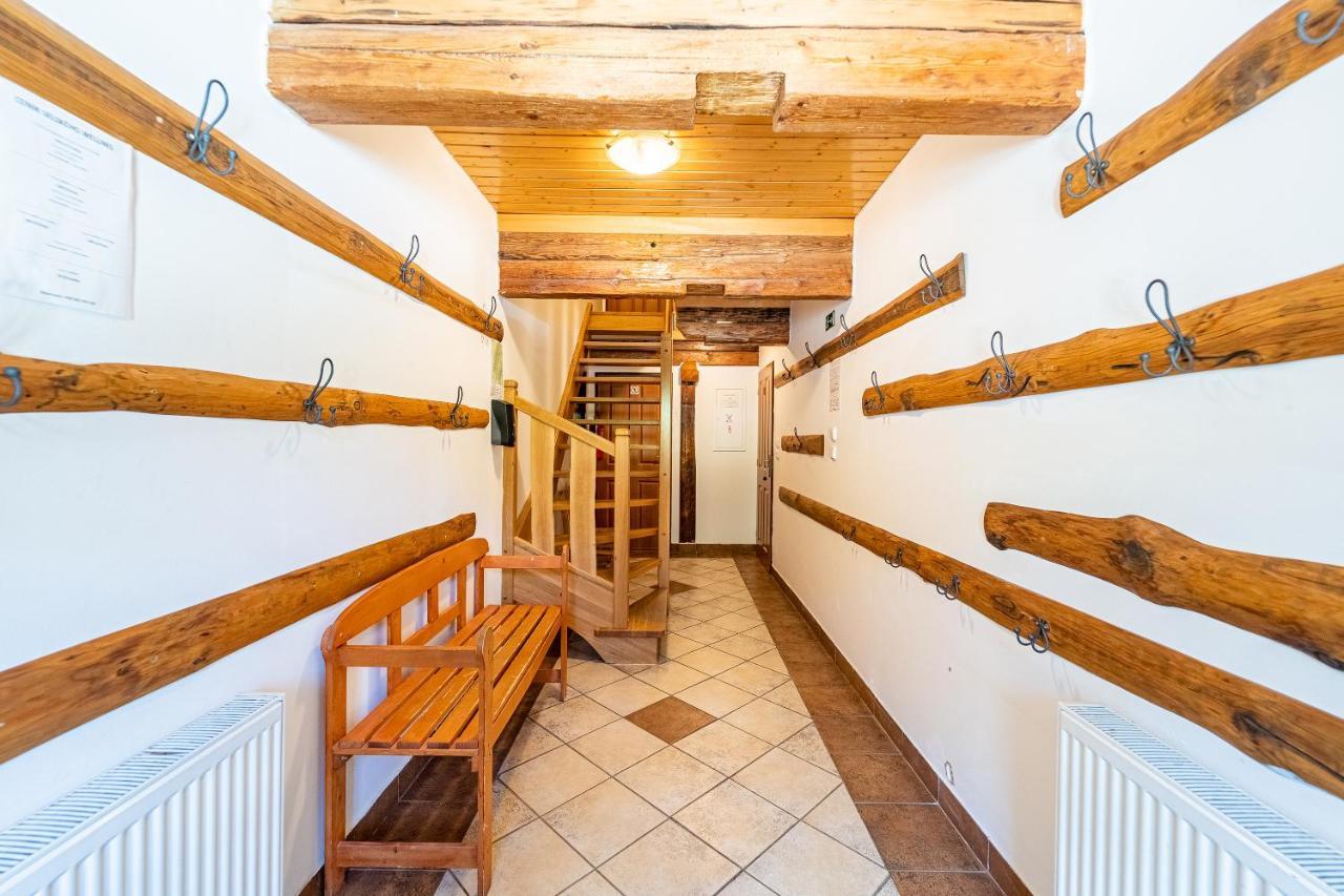 Family Apartments V Zatisi Dolni Morava Bagian luar foto